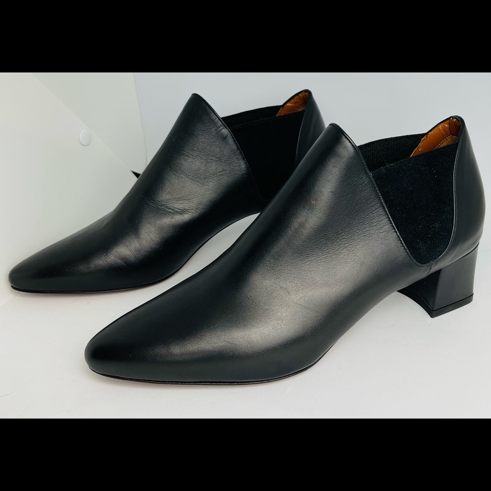 NWOB Aquatalia Women's $495 Black Leather Pull On Stretch Booties Size 9.5B